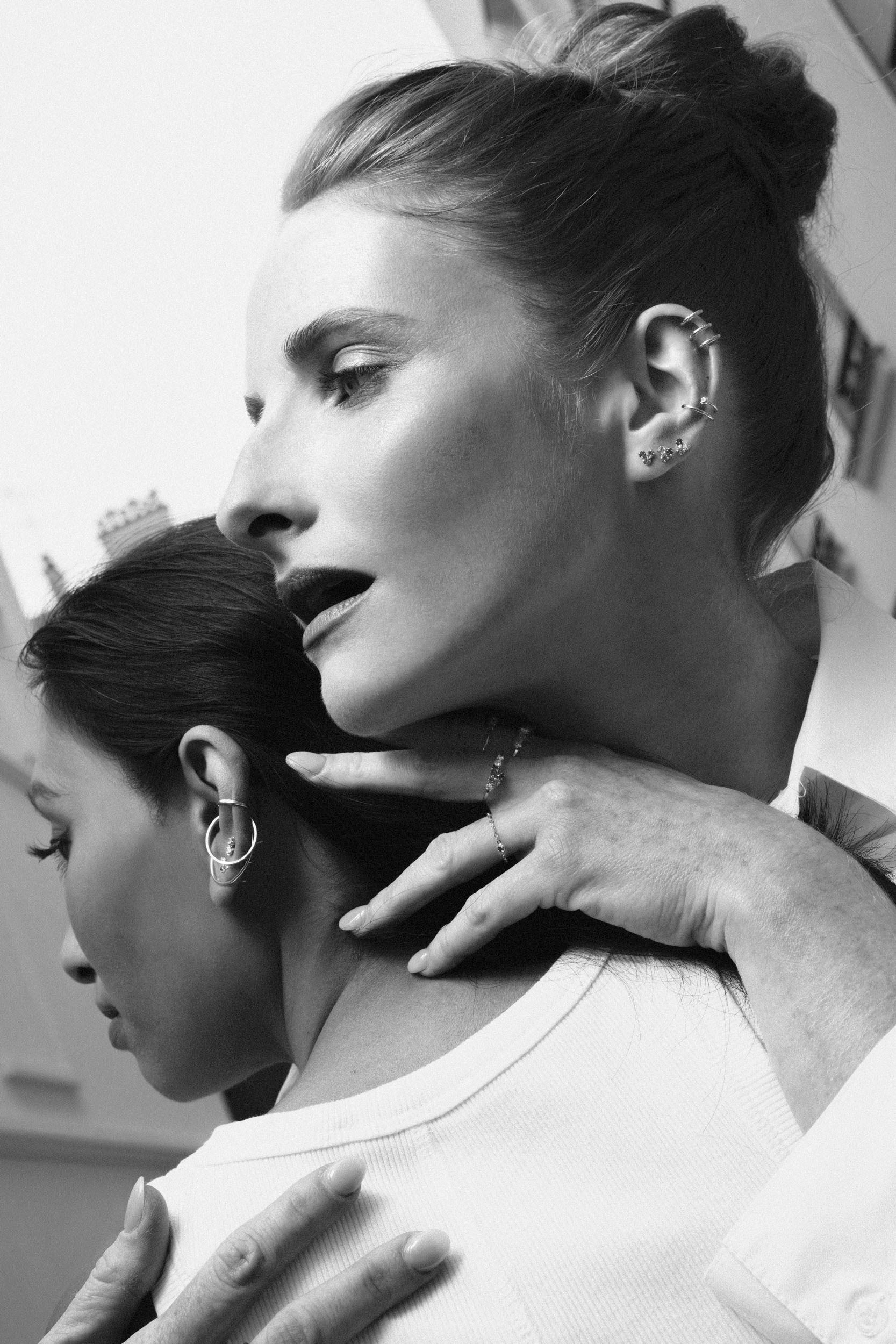 photo mode avec boucles d'oreilles et earcuff