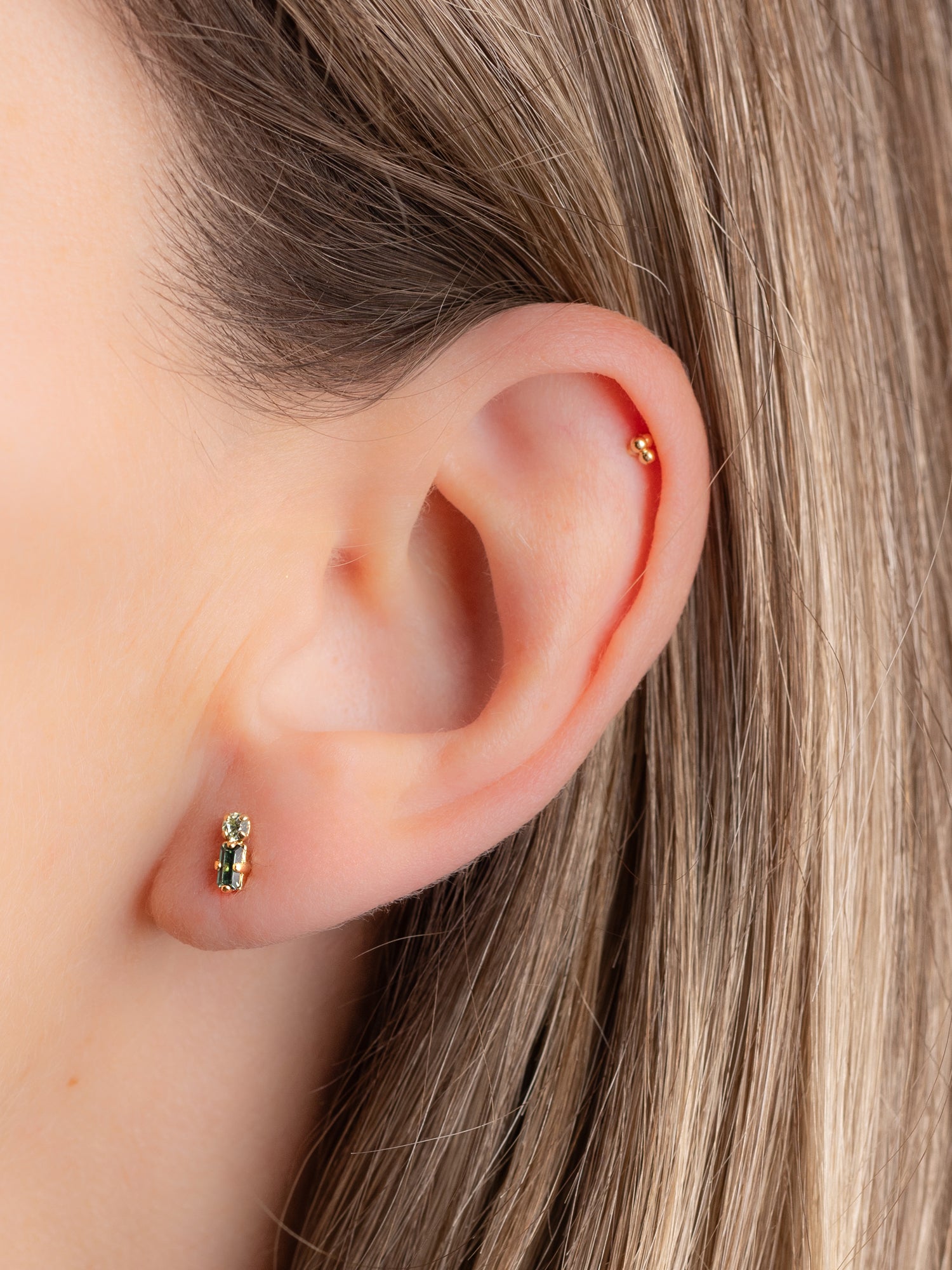 Puce d'oreille double cristaux verts