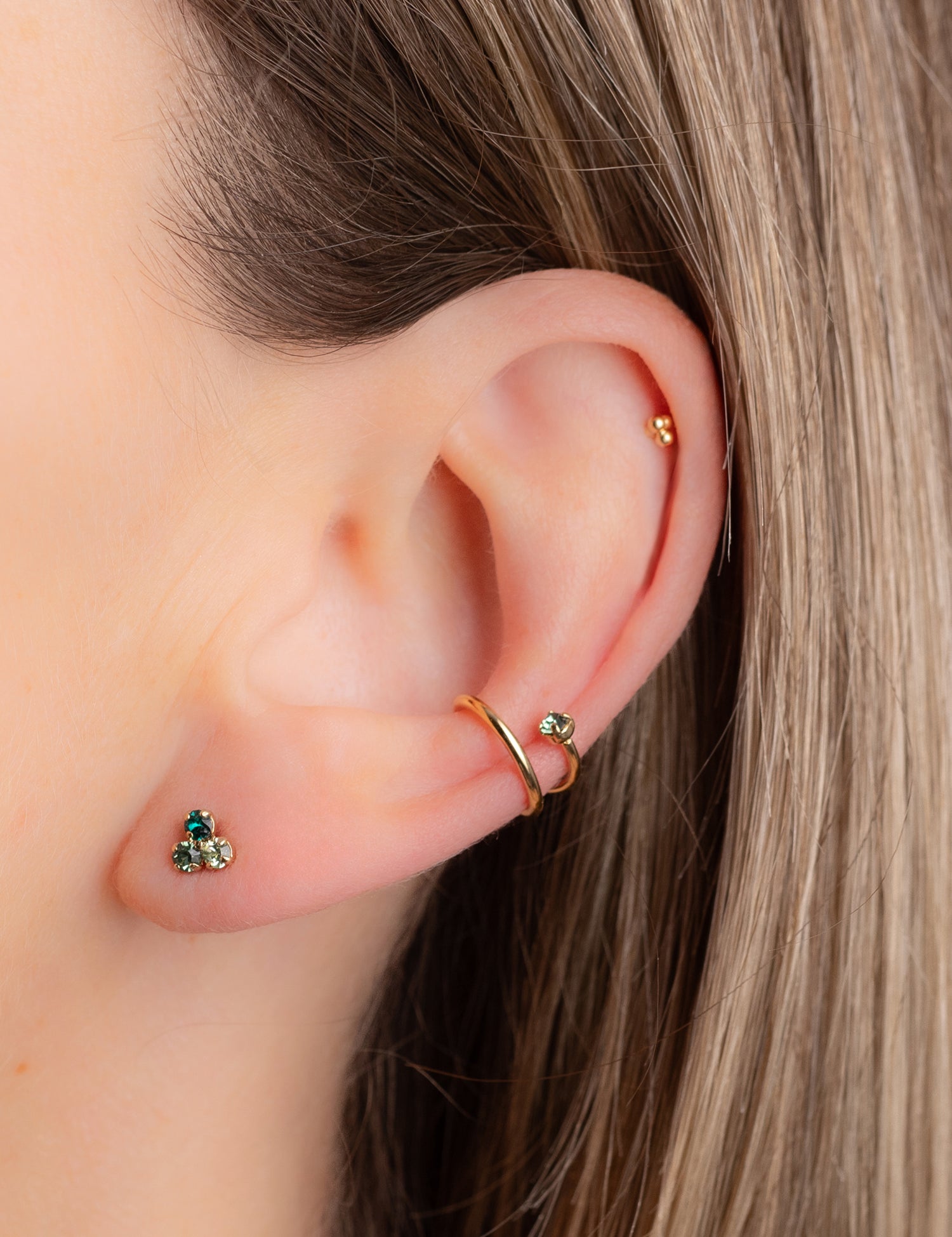 Earcuff à double anneau avec cristal vert
