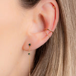 Boucle chaîne fine double cristaux verts