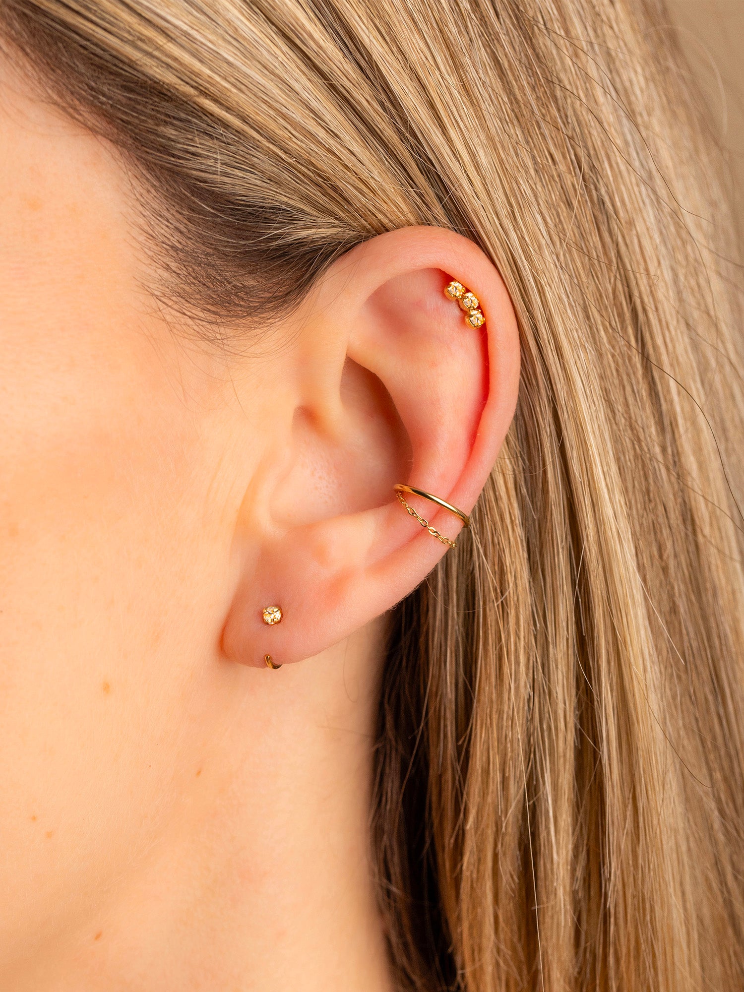 piercing helix, bague d'oreille anneau et chaine et demi anneau avec crital champagne en plaqué or.