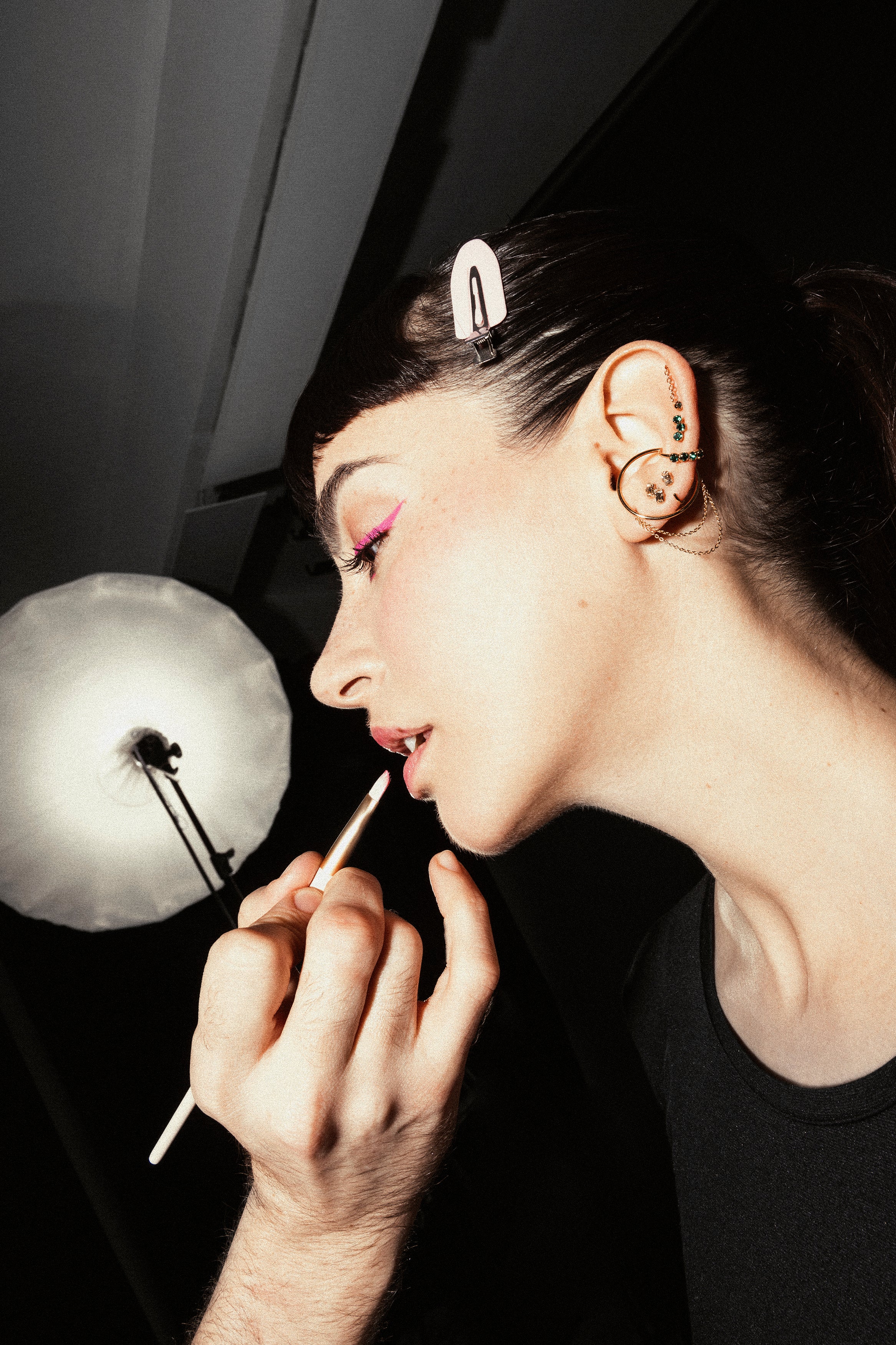 Boucles d’oreilles classiques en piercing (et inversement) : bonne ou mauvaise idée ?
