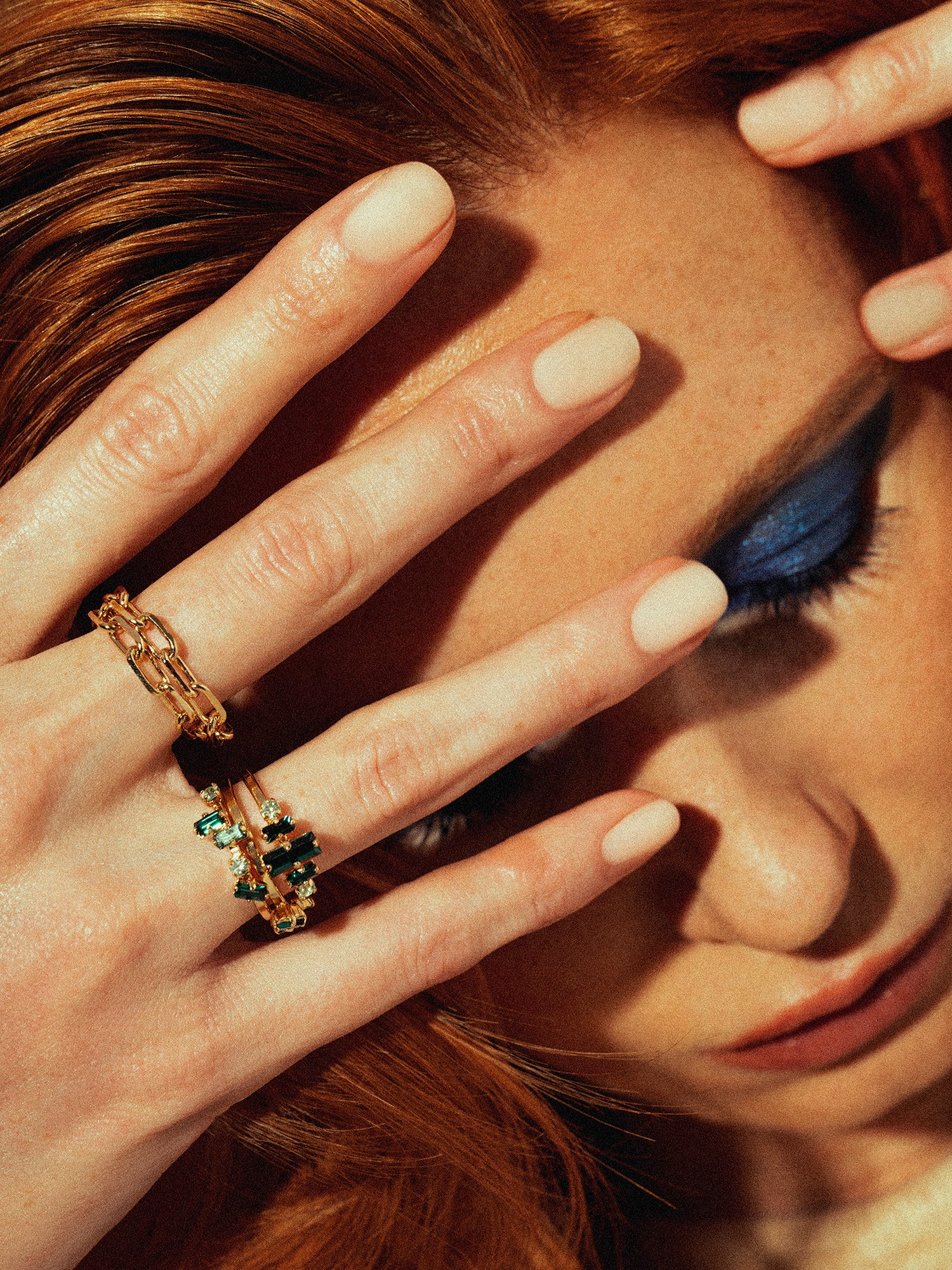 photo mode, bague maillon, bague cristaux verts