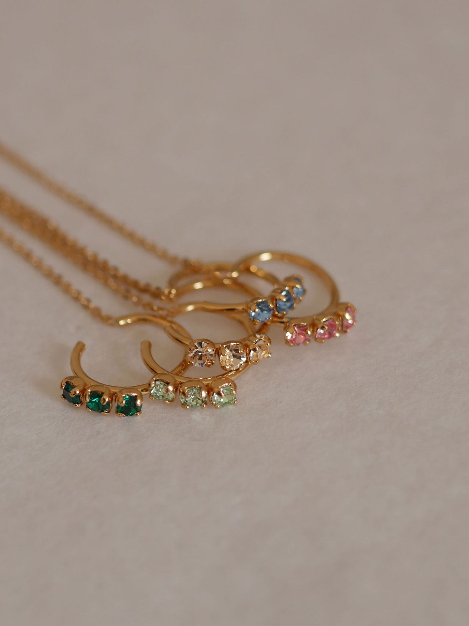 Bijoux Ferdinand avec cristaux de couleurs April Please