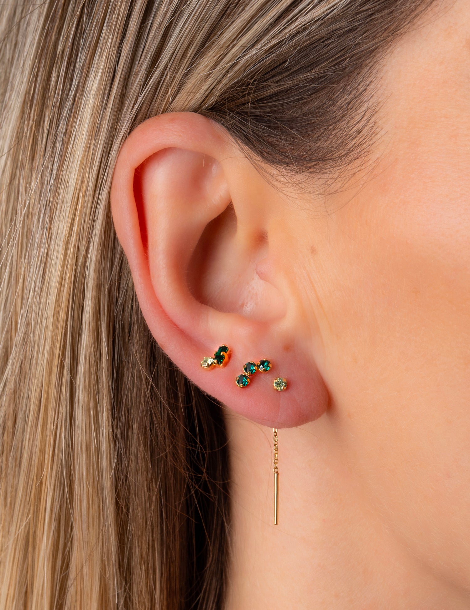 Puces d'oreilles, triple cristaux émeraudes, double cristaux émeraude et chrysolite, chaine fine cristal chrysolite