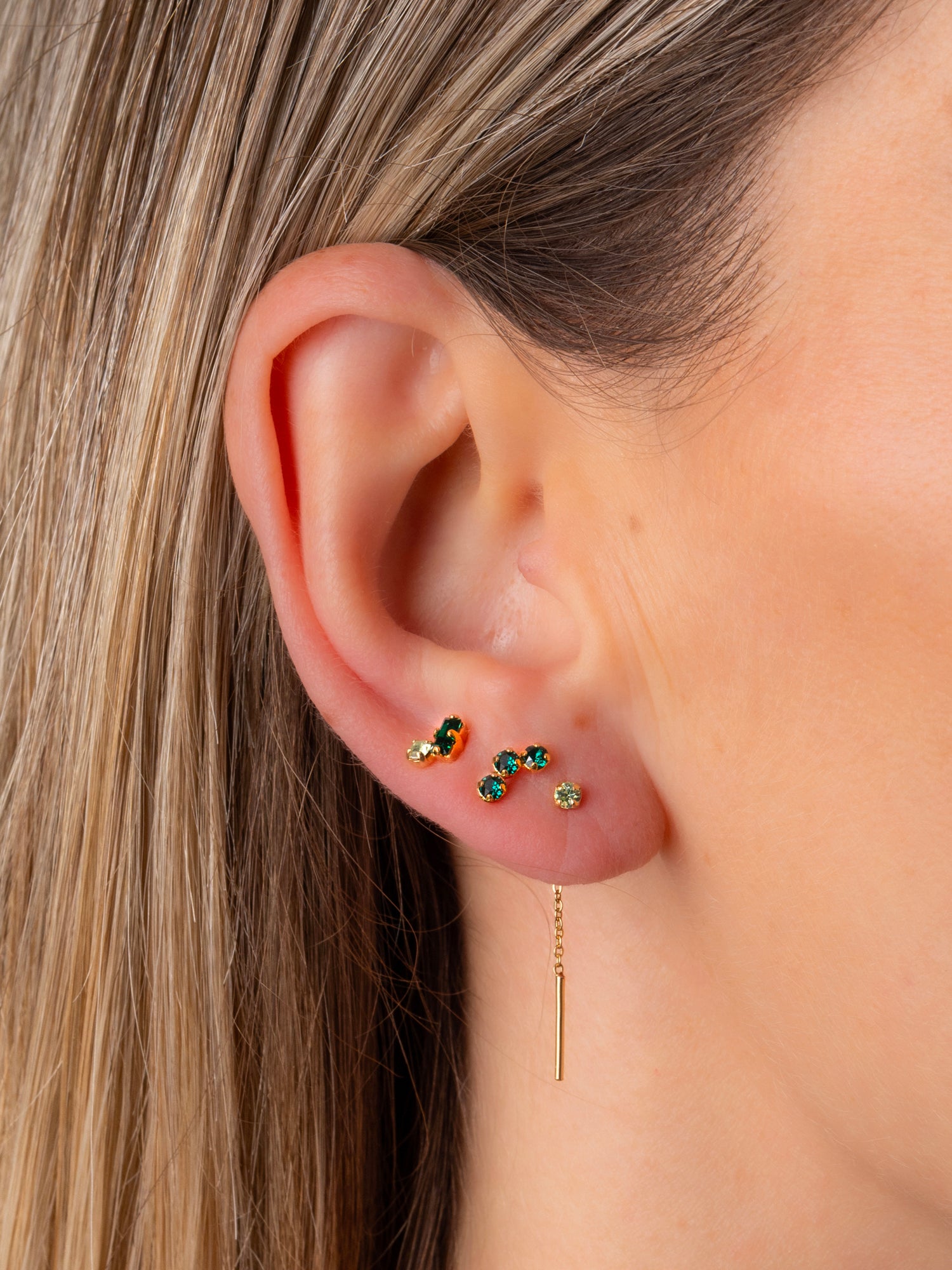 Puces d'oreilles, triple cristaux émeraudes, double cristaux émeraude et chrysolite, chaine fine cristal chrysolite